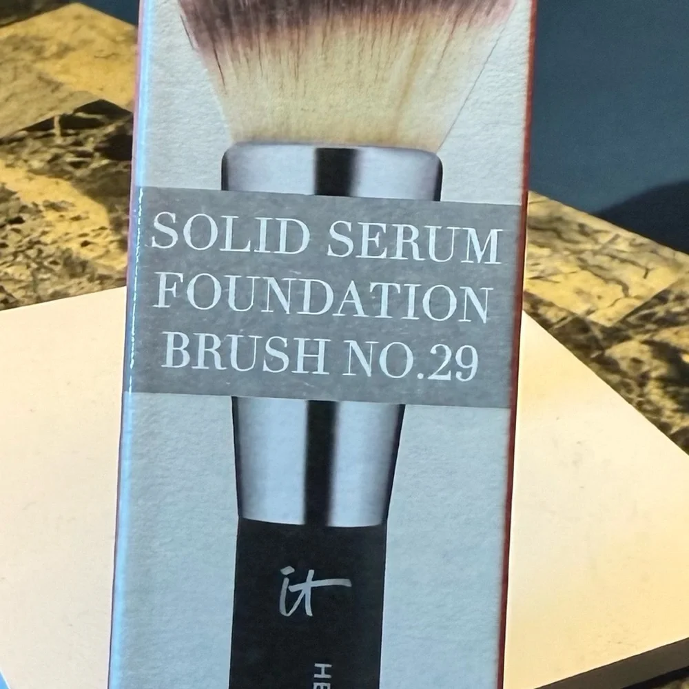 IT Cosmetics Heavenly Luxe Solid Serum Foundation Brush No. 29